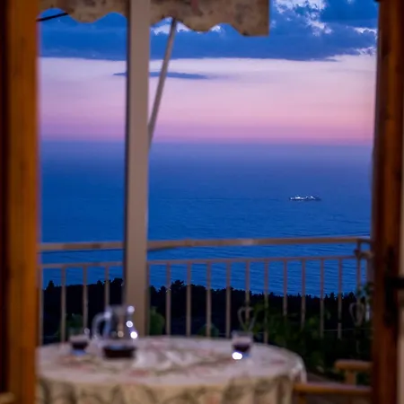 Aloni & דירה Athánion