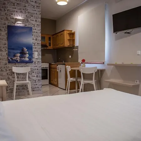 Aloni & Apartament Athánion
