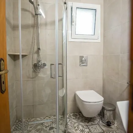 Aloni & Apartament