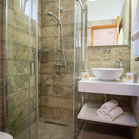 Aloni & Apartman *