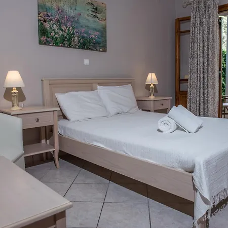 Aloni & Apartman Atháni