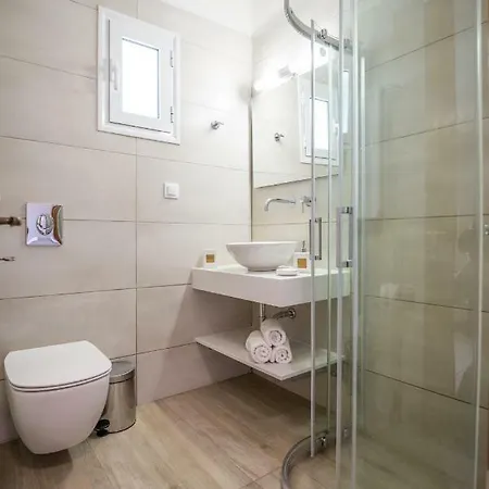 Aloni & Apartman Atháni